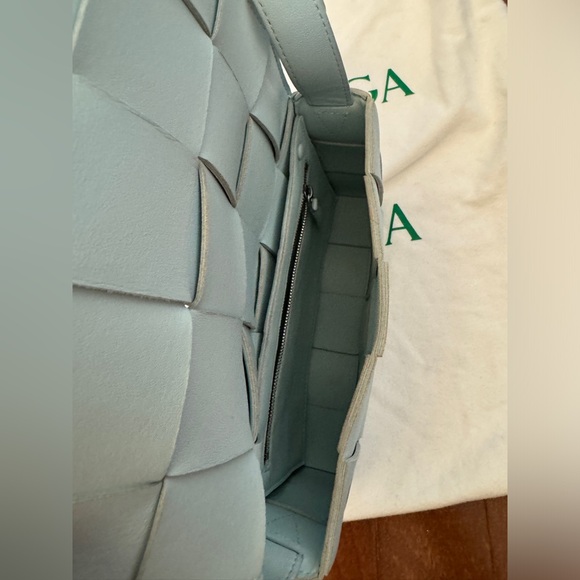 Bottega Veneta Casette Leather Bag in Teal Washed - Picture 5 of 7